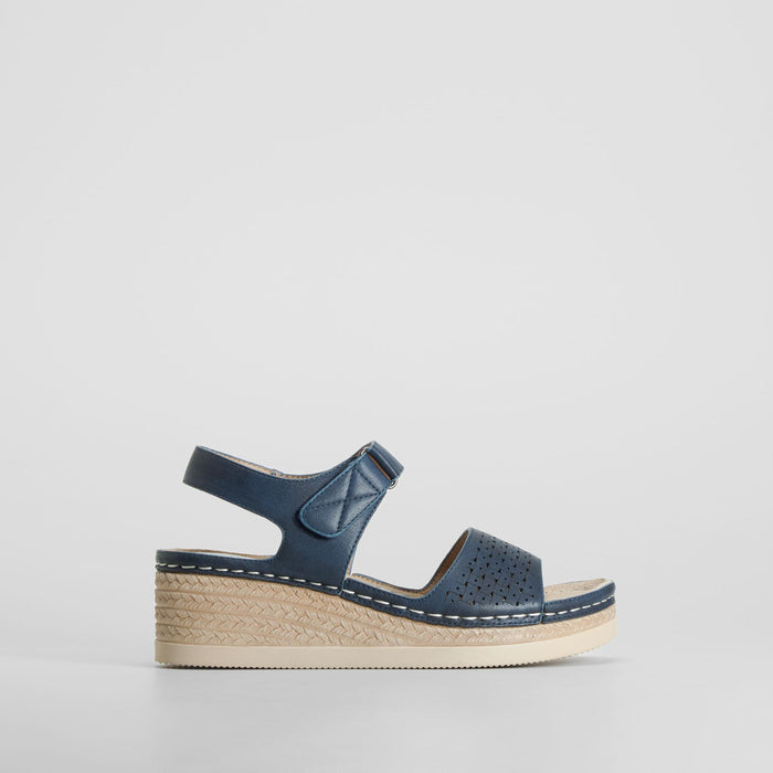 Sandalia cuña perforada azul marino COMFEET