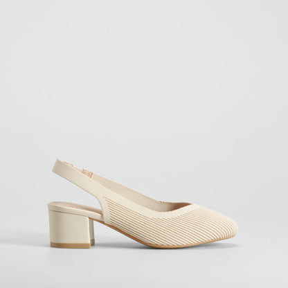 Zapato tacón medio destalonado beige COMFEET