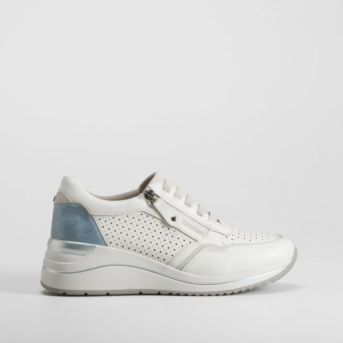 Sneaker perfos blanca COMFEET